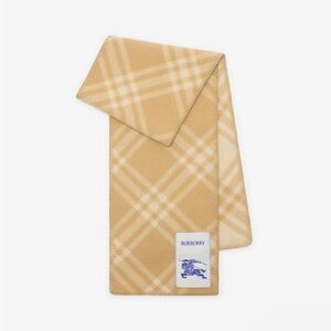 NWT Burberry Archive Beige Wool Scarf